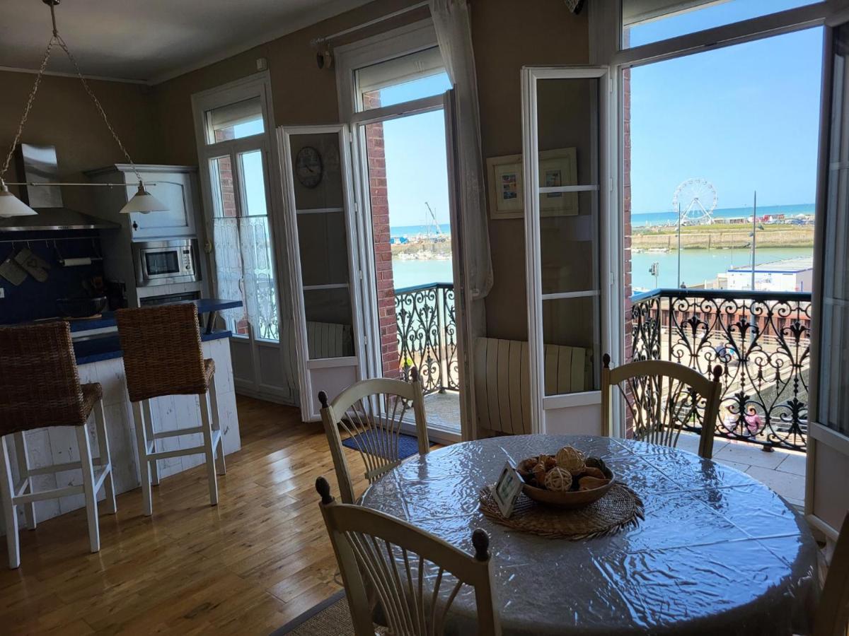 Les 5 Balcons Apartment Le Treport Luaran gambar